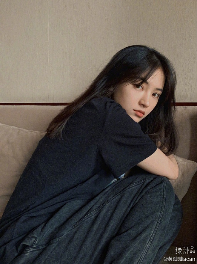 Ở tuổi 25, Xán Xán giờ không còn là cái tên quá nổi trong dàn hot girl Trung Quốc. Tuy nhiên, 9X vẫn sở hữu lượng người hâm mộ không nhỏ với trang cá nhân hơn 5 triệu người theo dõi. Cô vẫn tham gia các hoạt động giải trí song cũng không gặt hái được nhiều thành công.