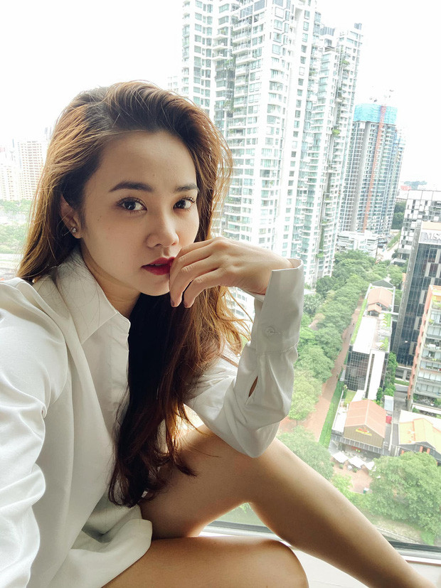 Không chỉ xinh đẹp trong chương trình mà ở ngoài đời, Thiên Tâm cũng cực kỳ chăm chút cho bản thân. Có lẽ vì làm việc trong ngành truyền thông, quảng cáo nên ngoại hình của cô nàng lúc nào cũng phải thật chỉn chu mỗi lần xuất hiện trước đám đông.