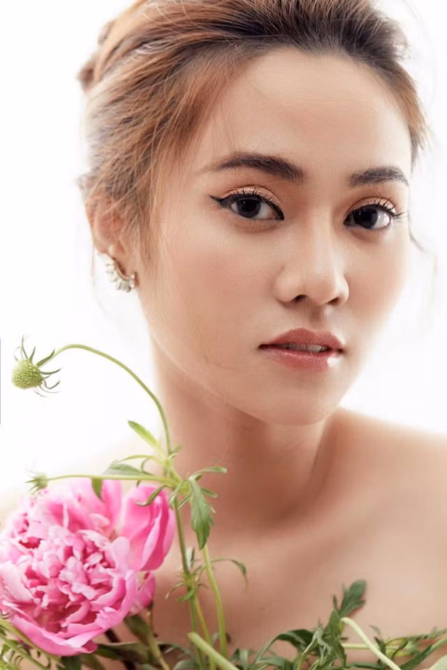 Nữ chính Người ấy là ai này được dân mạng đánh giá sở hữu nhan sắc tựa tựa Ninh Dương Lan Ngọc.