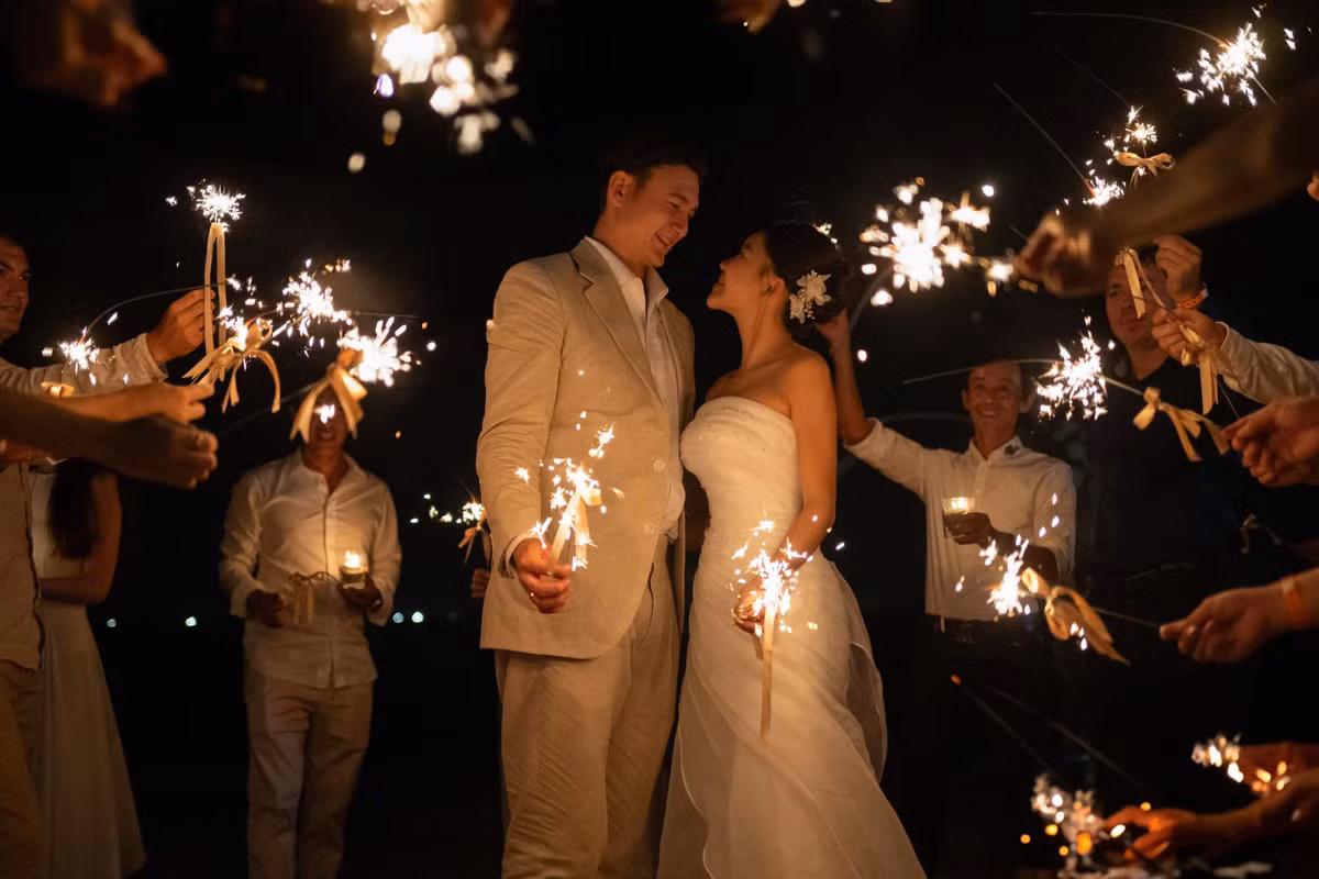 Trước đó, mặc dù đôi lần người ta bắt gặp Yến Xuân đến cổ vũ cho thủ thành CLB bóng đá Bình Định, thế nhưng, cả 2 chưa một lần công khai danh phận.