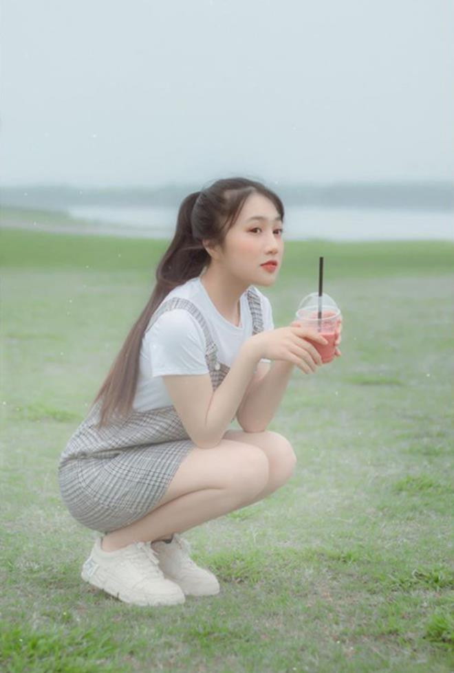 Bên cạnh đó, hot girl 9X thích được khám phá những miền đất mới để hiểu thêm về nền văn hóa, có thêm vốn sống phong phú hơn. (Ảnh: Hưng Nguyễn)