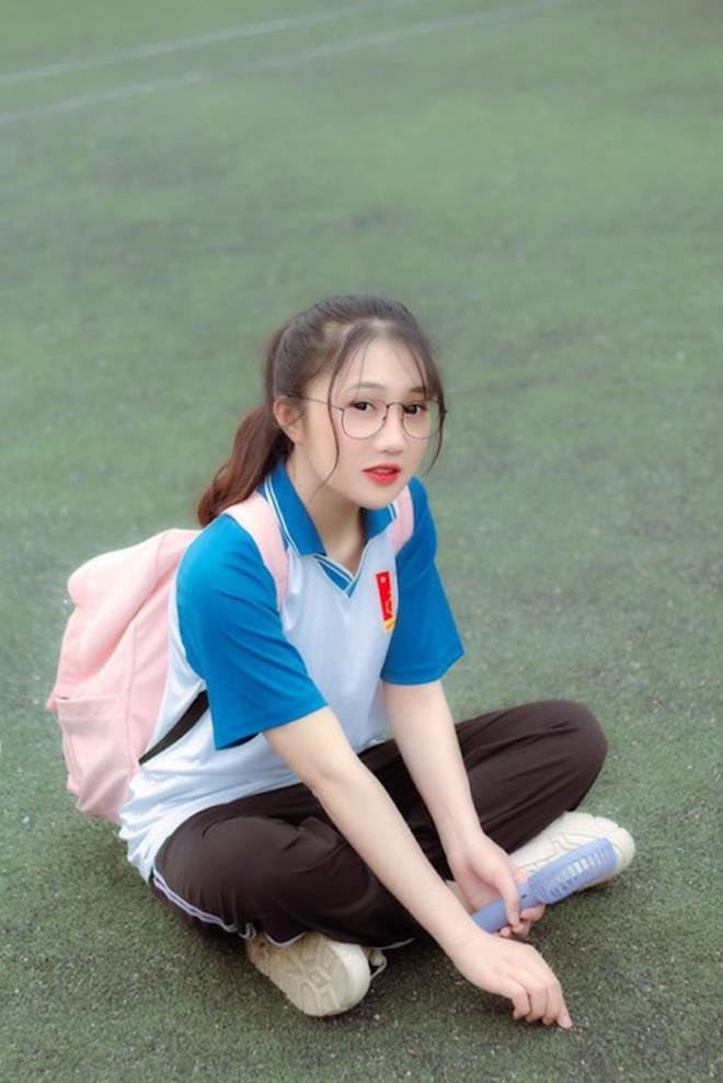 “Mình cảm thấy vui vì có thêm những người bạn mới đến từ khắp mọi miền đất nước. Nhiều người hỏi mình còn đi học không vì nhìn mình trẻ hơn so với tuổi thật”, Mỹ Hồng tâm sự. (Ảnh: Hưng Nguyễn)