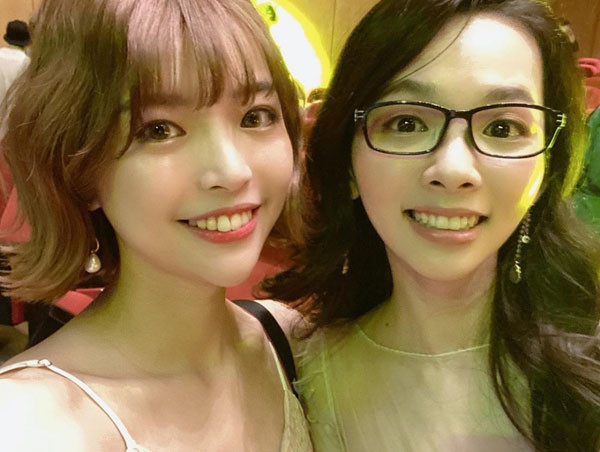 Theo thông tin một số trang báo Đài Loan đăng tải, Nana Ciao đã đến Hàn Quốc vào ngày 20/2 để phục vụ việc quay phim. Thời điểm đó, khu vực mà cô nàng tới vẫn thuộc cảnh báo cấp một. Vì sợ dịch nên ngày 22/2, nữ Youtuber đổi vé máy bay để trở về quê hương. Cô nàng cũng hứa sẽ tự cách ly Covid-19 ở nhà đúng theo quy định để tránh trường hợp xấu xảy ra.