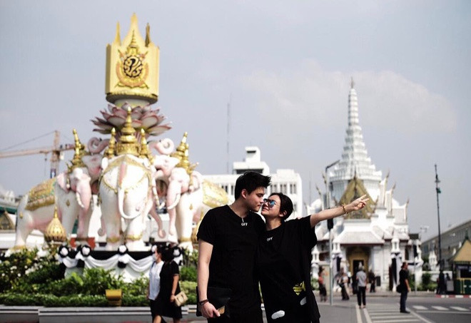 Hầu hết hình ảnh rõ mặt chồng được 9X chia sẻ trước đây đều đã bị ẩn và xóa khỏi trang cá nhân.