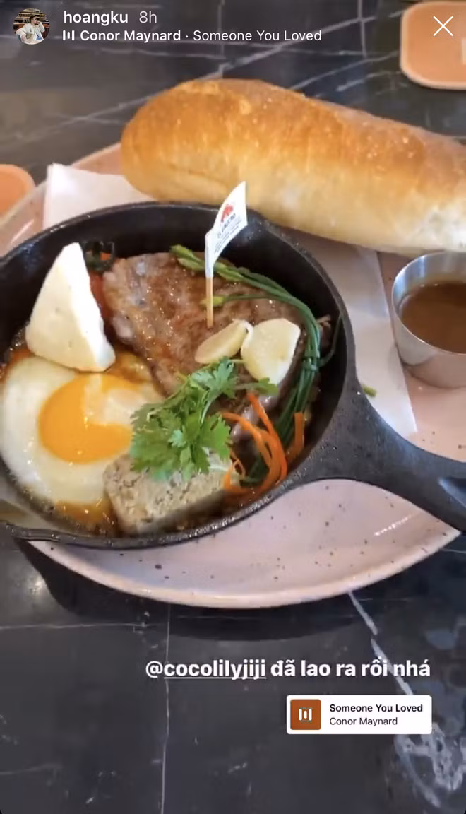 Nhóm bạn thân này rất thường xuyên rủ nhau đi ăn uống, đi du lịch, cùng nhau làm đồ ăn ngay tại nhà... mỗi khi có dịp quây quần bên nhau.