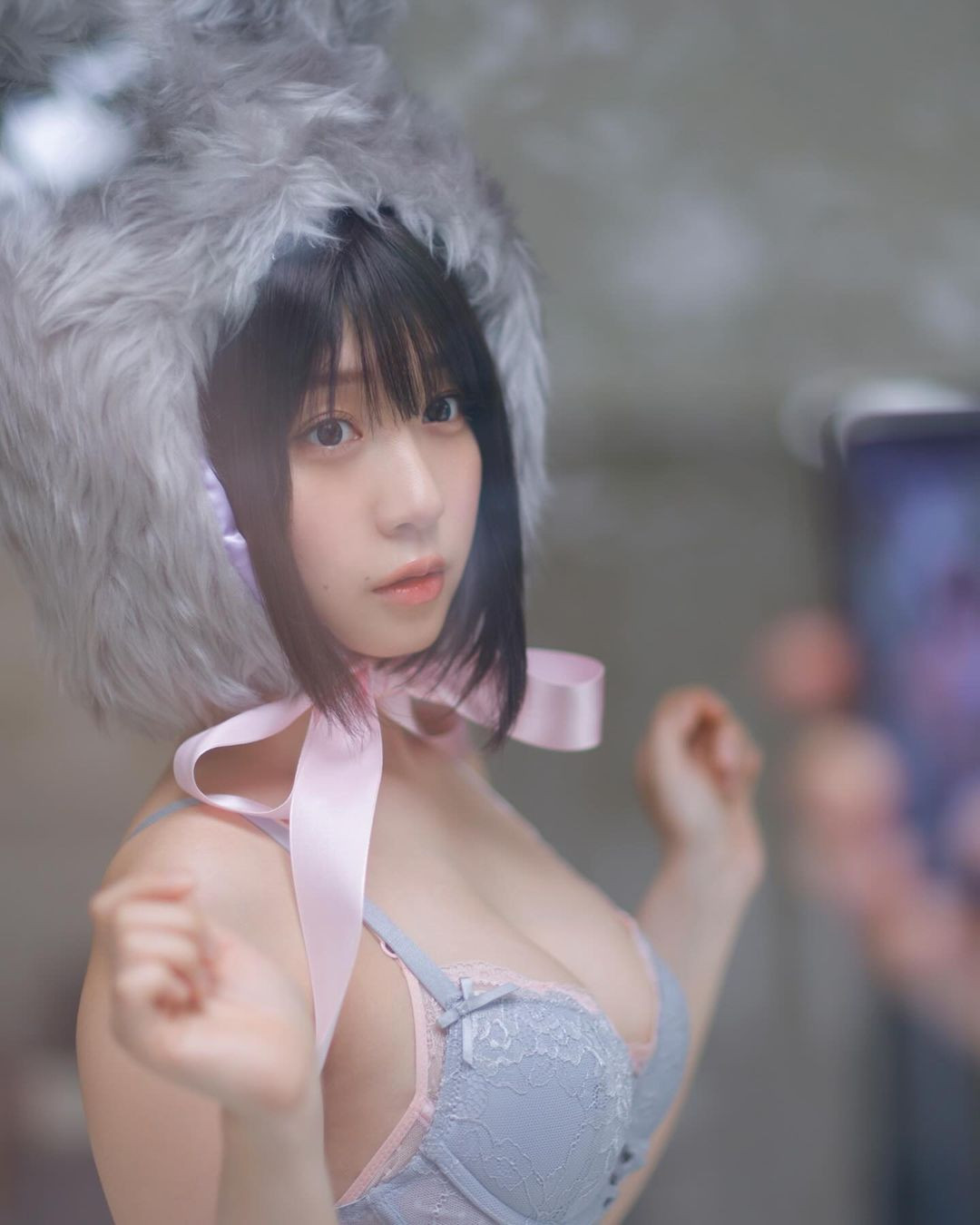 Mỗi bài đăng của cô nàng đều nhận về lượng lớn tương tác đến từ người hâm mộ.