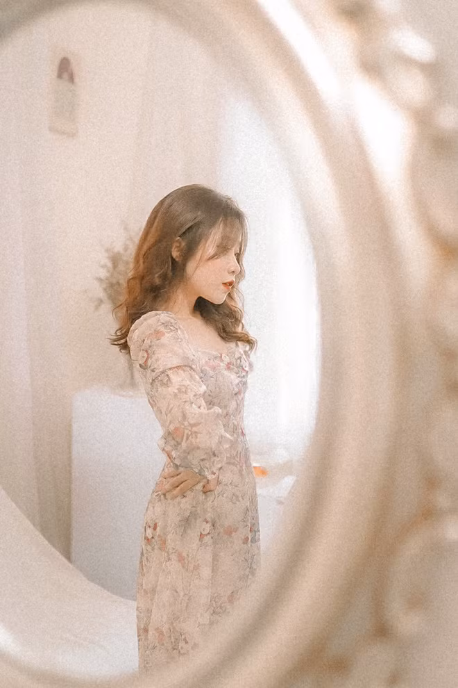 Hiện tại cô vẫn chưa có bạn trai vì chưa tìm được người phù hợp. Mời quý độc giả đón xem thêm video Gặp nữ sinh xứ Nghệ "nói 7 thứ tiếng" - Nguồn: KÊNH VTC14