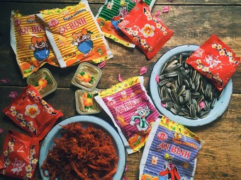 Và đây chắc chắn là những món ăn vặt điển hình của các 8x, 9x thời xưa không thể thiếu trong mỗi buổi tụ tập.
