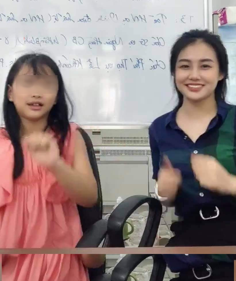 Từ sau khi nổi tiếng, danh tính cũng như công việc của cô giáo này đã được cư dân mạng thêu dệt đủ câu chuyện khiến nhân vật chính "dở khóc dở cười".