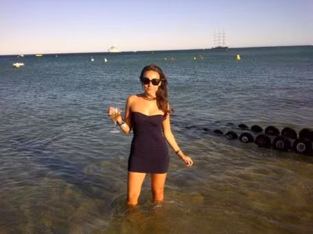 Gia nhập làng WAGs của Barca, Parson hứa hẹn sẽ cùng Antonella (bạn gái Messi) và Bruna (bạn gái Neymar) bùng nổ phía sau hậu trường sân cỏ.