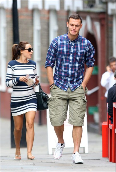 Việc Polly Parsons theo Vermaelen sang Barca là thiệt thòi khá lớn với fan hâm mộ nước Anh bởi Polly Parsons là một mẫu ảnh khá có tiếng.