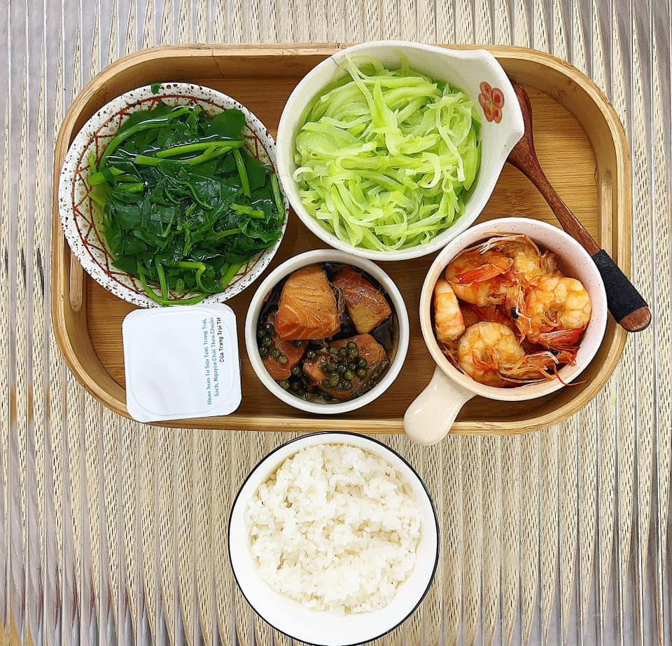 Câm cơm mát mắt ngày hè.