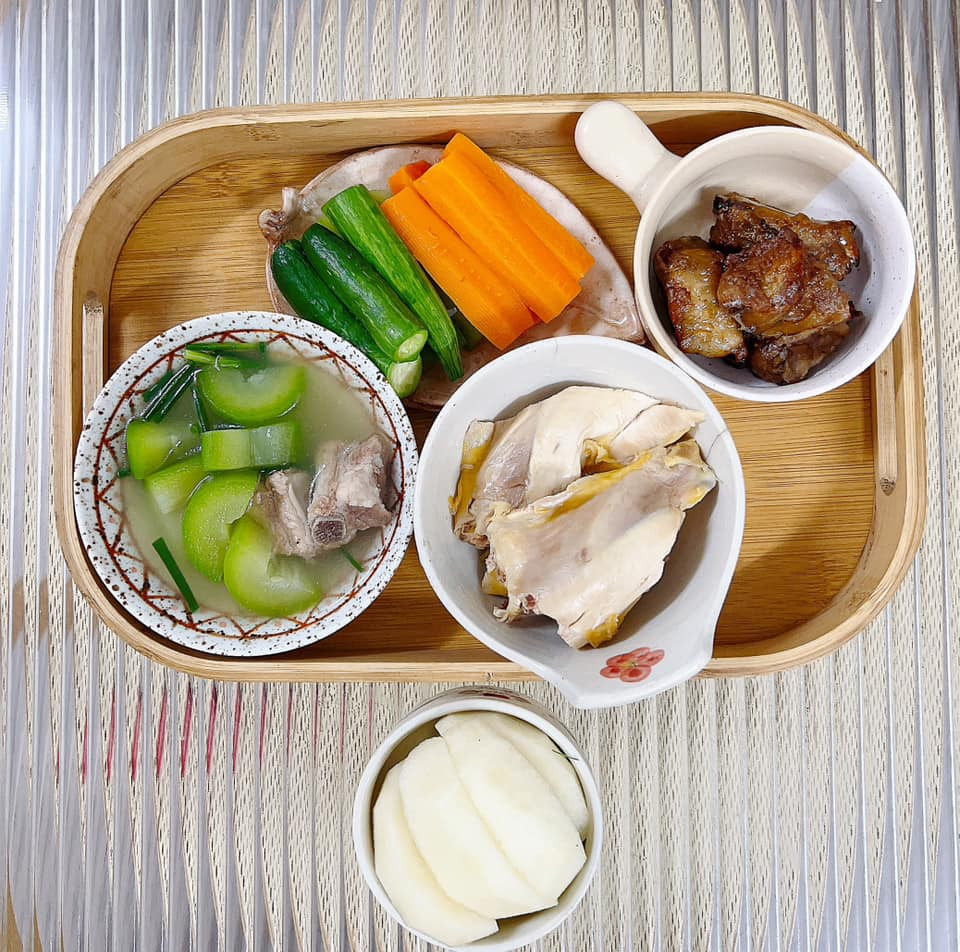 Ở dưới bài đăng, rất nhiều chị em đã vào "xin vía" của chủ nhân những dòng chia sẻ: "Xin vía được chồng quan tâm và yêu thương như vậy".