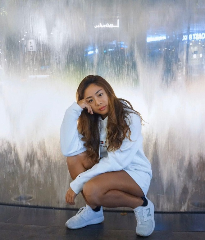 "Nữ thần bóng chuyền bãi biển", "Thiên thần bãi biển Singapore" là những biệt danh Eliza Chong được người hâm mộ đặt cho.