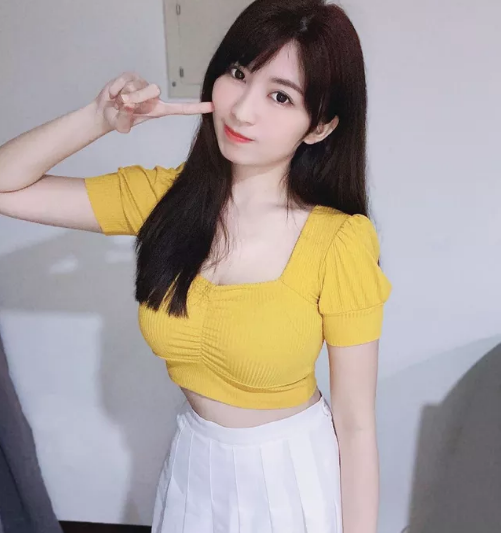 Học trò của hot girl này phần lớn là các nam nhân, khi chứng kiến ngoại hình của Aiwei Hero là ai cũng có tinh thần hiếu học lên cao.