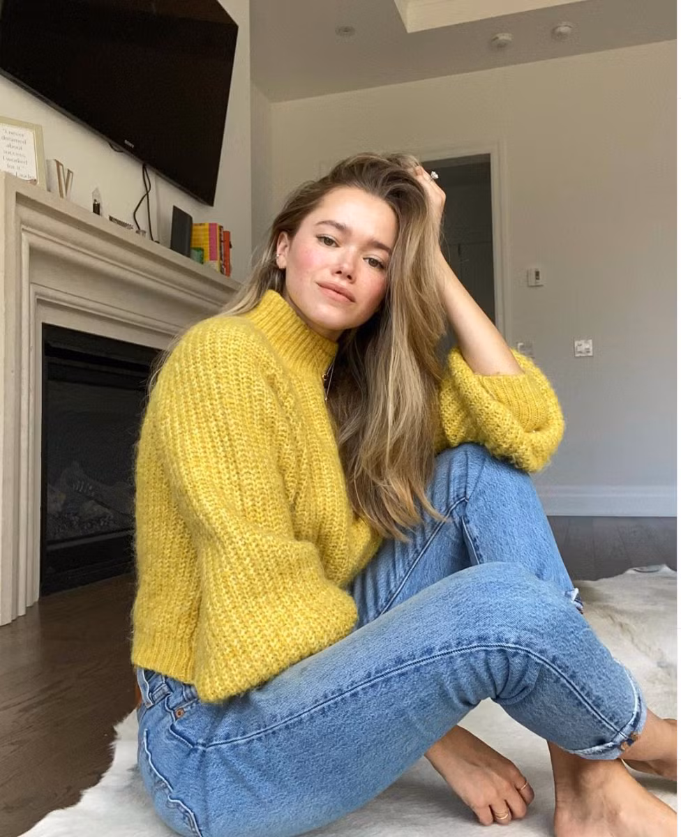 Hàng ngày, Valeria còn gợi ý các set đồ sao cho hợp hoàn cảnh. Cô làm fan cứng của các thương hiệu thời trang sang chảnh bậc nhất.