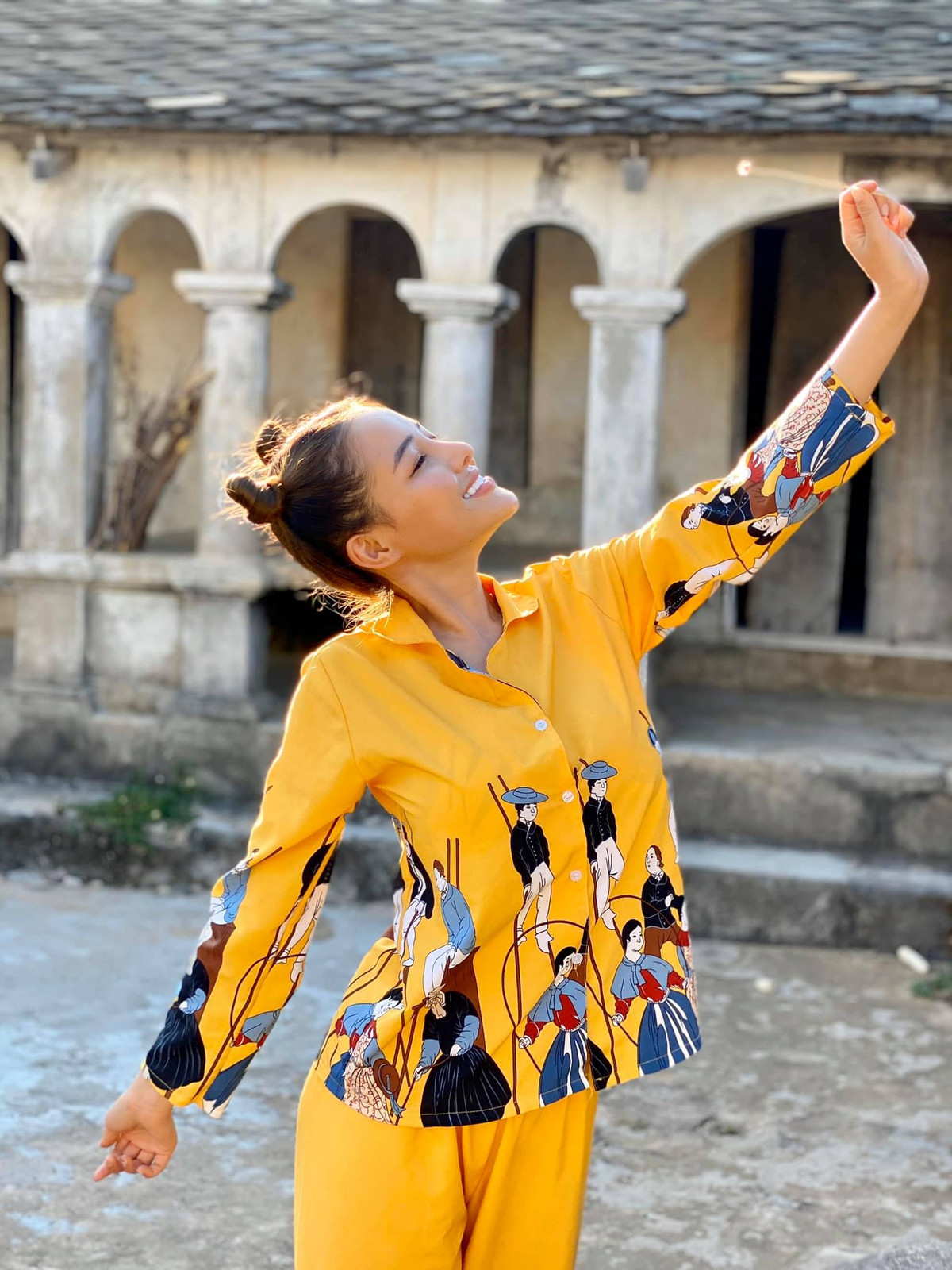 Đây không phải lần đầu tiên, Ngân 98 vạ miệng trên mạng xã hội. Thế nhưng, là một hot girl tai tiếng thì điều đó chẳng mấy làm lạ.