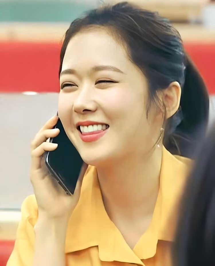 Mặc dù đã lâu không hẹn hò nhưng Jang Nara cho biết cô cảm thấy không có gì phải vội vàng, độc thân không có gì đáng xấu hổ.