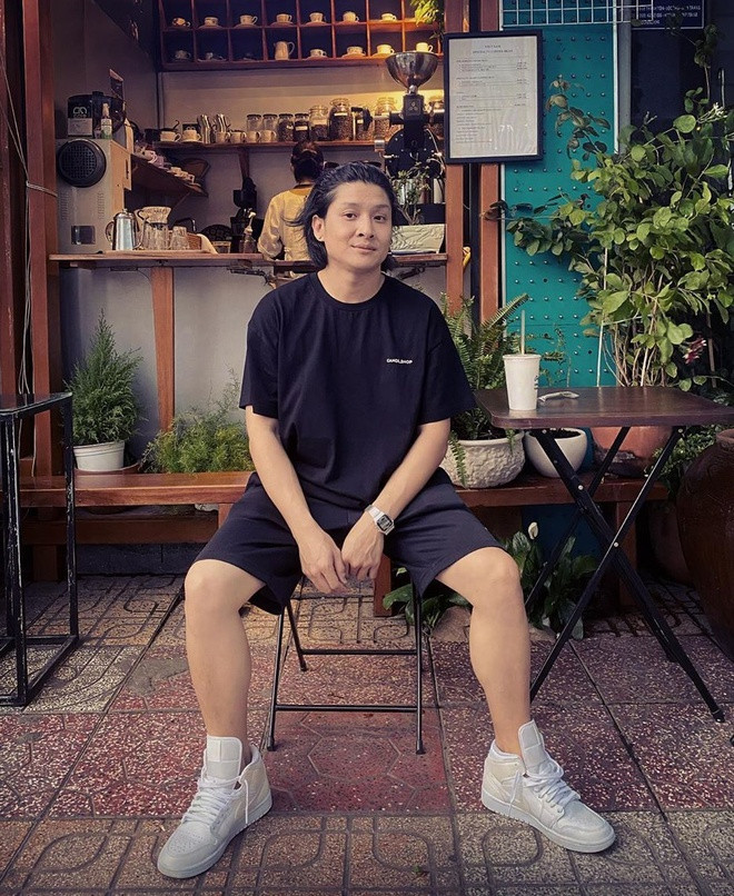 Thảo Nhi gặp Bảo Long sau 2 tháng chia tay bạn trai Việt kiều và cả hai đã hẹn hò được nửa năm. "Thời điểm sau khi chia tay, Nhi cũng có nhiều 'vệ tinh' lắm nhưng chưa sẵn sàng. Chỉ đến khi gặp anh Long lần đầu tiên, Nhi hoàn toàn bị thuyết phục bởi tính cách chững chạc nhưng đầy thú vị của anh chàng này", 9X chia sẻ.