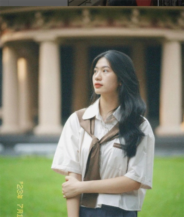 Nữ cảnh sát tương lai có phong cách an mặc giản dị.