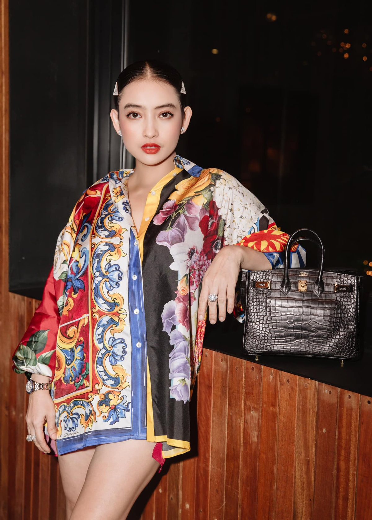 Vị phú bà này còn sở hữu nguyên một căn phòng chuyên để đồ hiệu đắt đỏ.