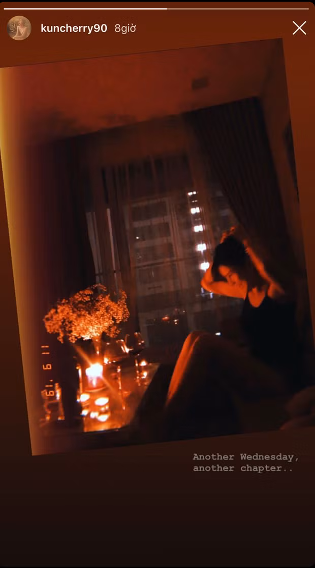 Nữ MC đài K+ cũng sử dụng ứng dụng story trên Instagram để khoe khéo người yêu. Cô nàng dành những từ ngữ có cánh để bày tỏ yêu thương như: "Someday, someone will walk into your life and make you realize why it never work out with anyone else" (Dịch: Một ngày, sẽ có ai đó bước vào cuộc đời và khiến bạn nhận ra nếu không phải là người ấy mà là một ai khác, cuộc đời sẽ không đẹp đến như vậy).