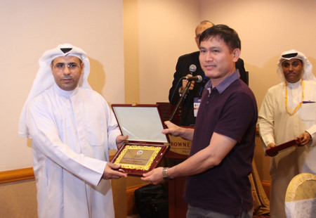 Với việc giúp bóng đá Futsal Việt Nam từ con số 0 vươn ra biển lớn, bầu Tú đã được BTC giải Fairplay 2014 vinh danh. Đây là phần thưởng hoàn toàn xứng đáng cho những tâm huyết của ông với thể thao nước nhà, đặc biệt là với bộ môn Futsal.