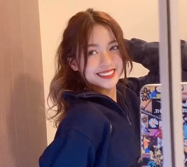 Tuy nhiên, nhiều dân mạng cho rằng người với người có thể giống nhau nhưng không thể giống y đúc như vậy: "Chiếc mũi độc quyền thương hiệu Trần Thanh Tâm thế kia thì chối sao được, mọi lời giải thích chỉ là dối trá", "Scandal liên tiếp thế này không biết là vô tình hay cố ý chiêu trò đây. Riết rồi nhàm quá".