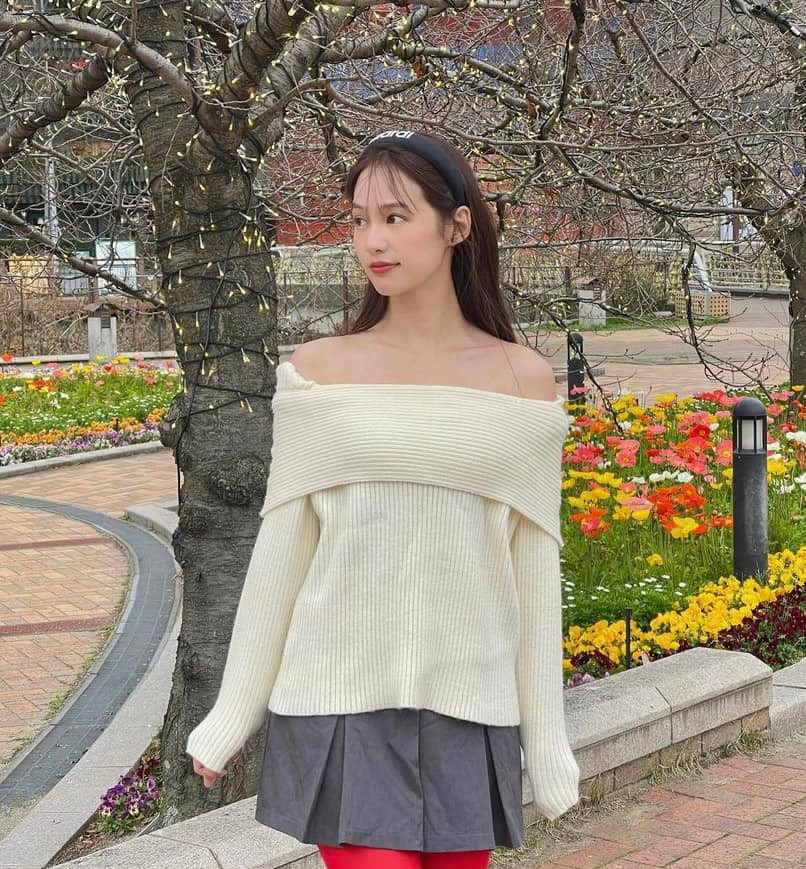 Hiện tại, chưa rõ Hải Tú có hoàn toàn vắng bóng trong dự án mới hay không, người hâm mộ sẽ phải chờ đợi MV chính thức lên sóng để có câu trả lời.