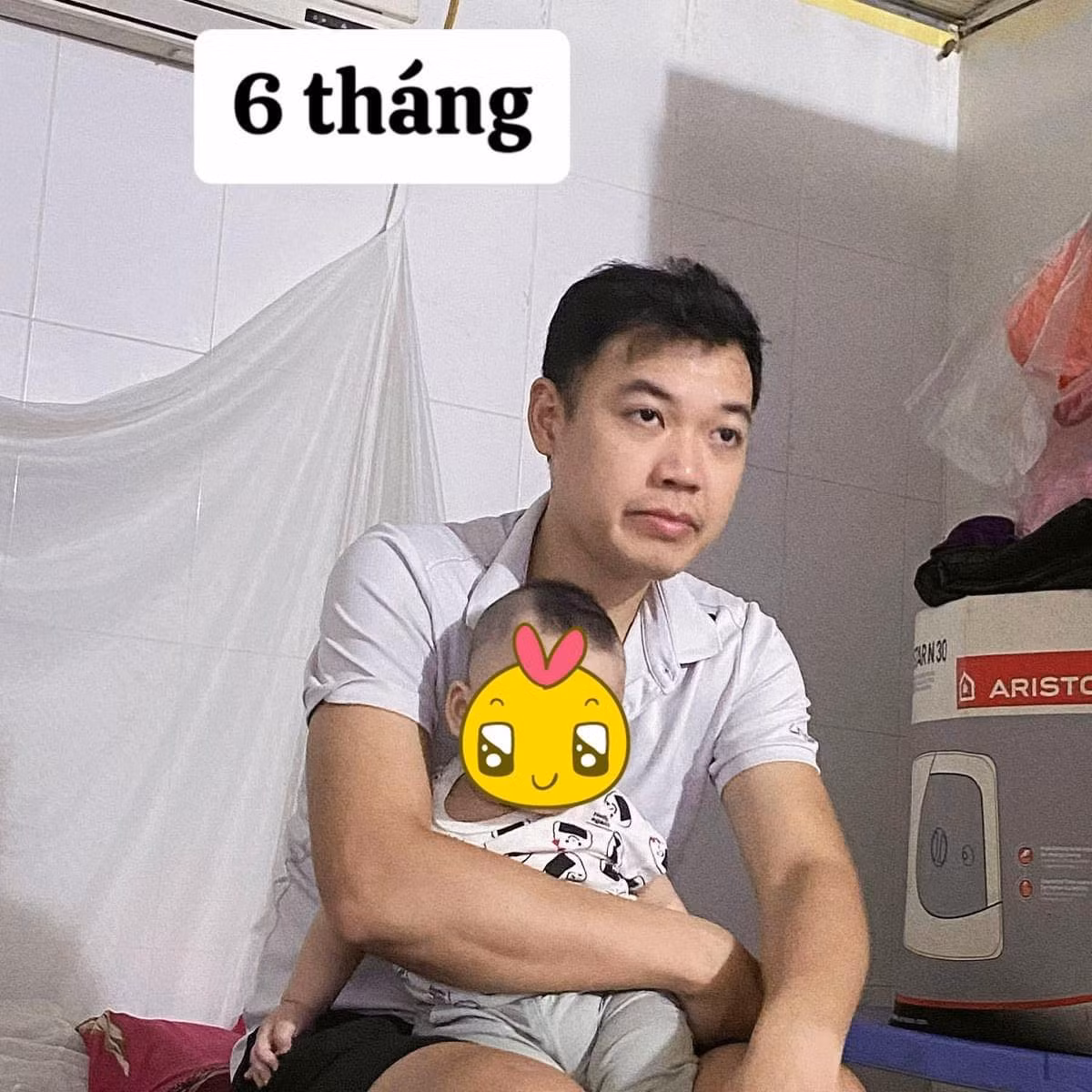 Em bé được 6 tháng, nhìn ngoại hình ông bố là có lẽ bắt đầu thấu hiểu được nỗi khổ nuôi con mọn là như thế nào.