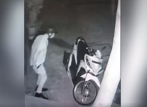 Phat khiep voi thanh nien banh bao than nhien 