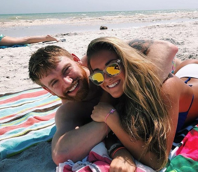 Hai người thường xuyên đi du lịch, nghỉ dưỡng.