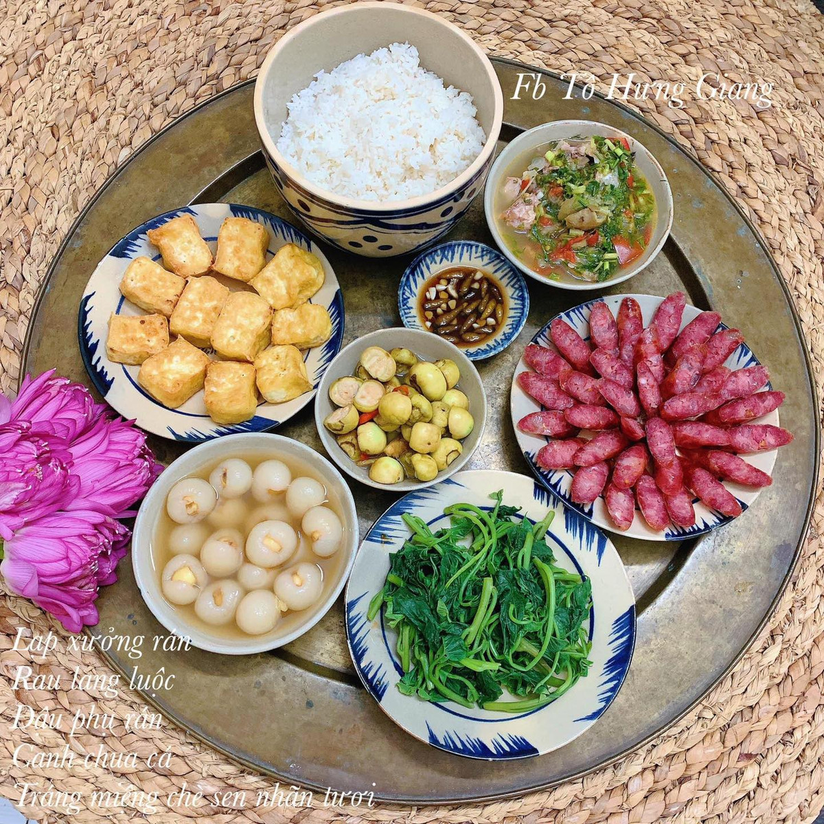 Mâm cơm này chỉ nấu hết 20 phút, chị em tin không?