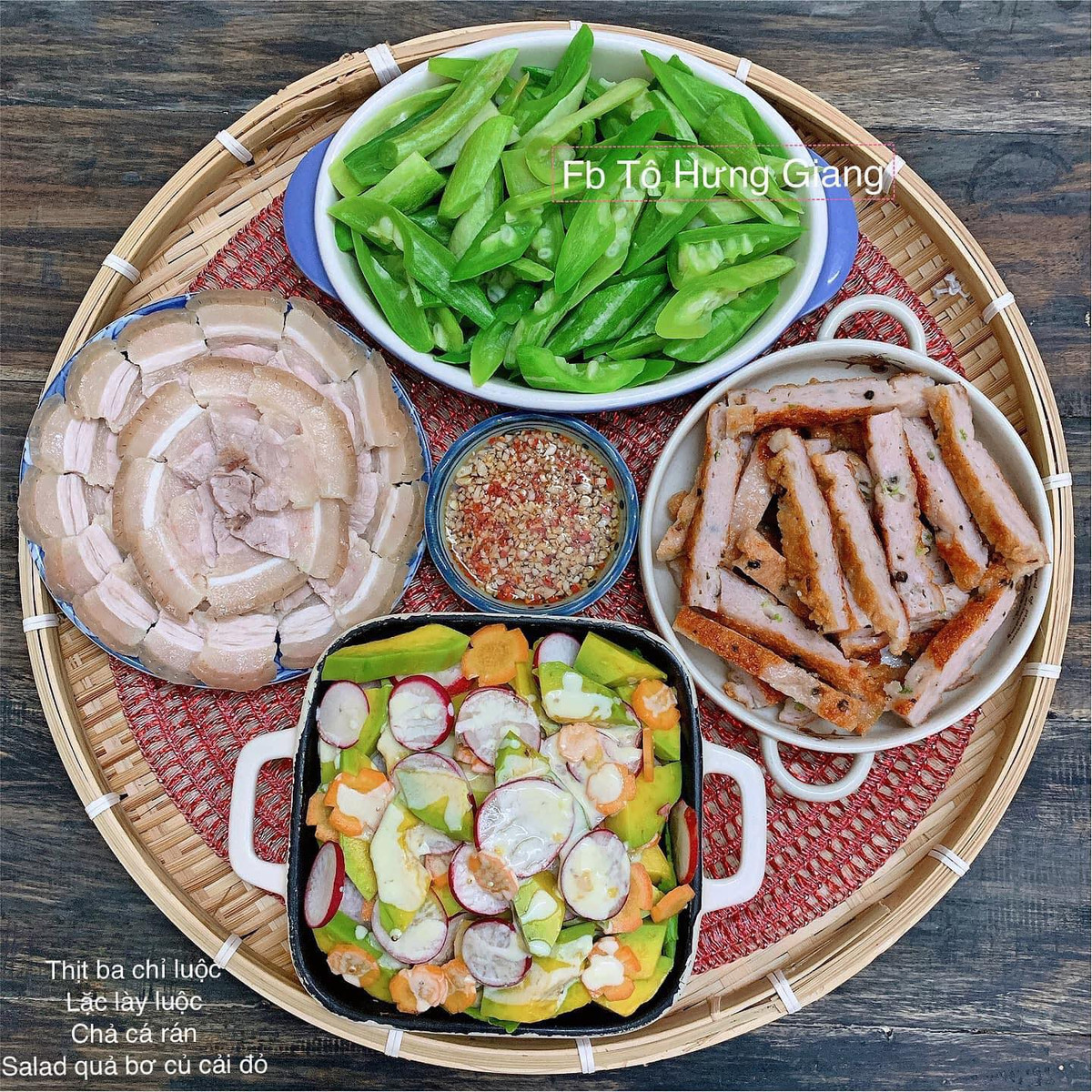 Bữa tối là lúc gia đình quây quần, chuyện trò cùng nhau