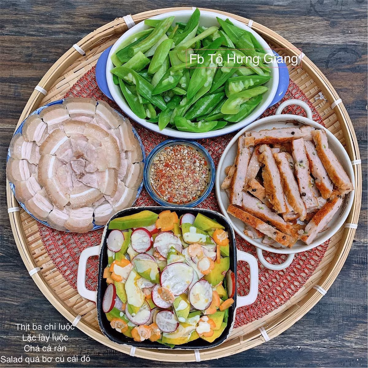 Bữa tối là lúc gia đình quây quần, chuyện trò cùng nhau