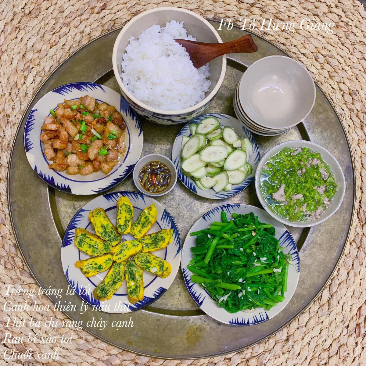 Mâm cơm này phải ăn được hẳn 3 bát