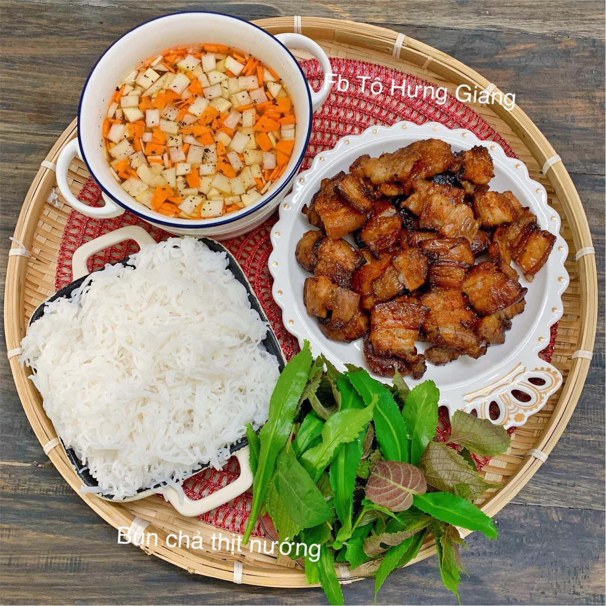 Không cần ra hàng vì ở nhà cũng có bún chả thịt nướng