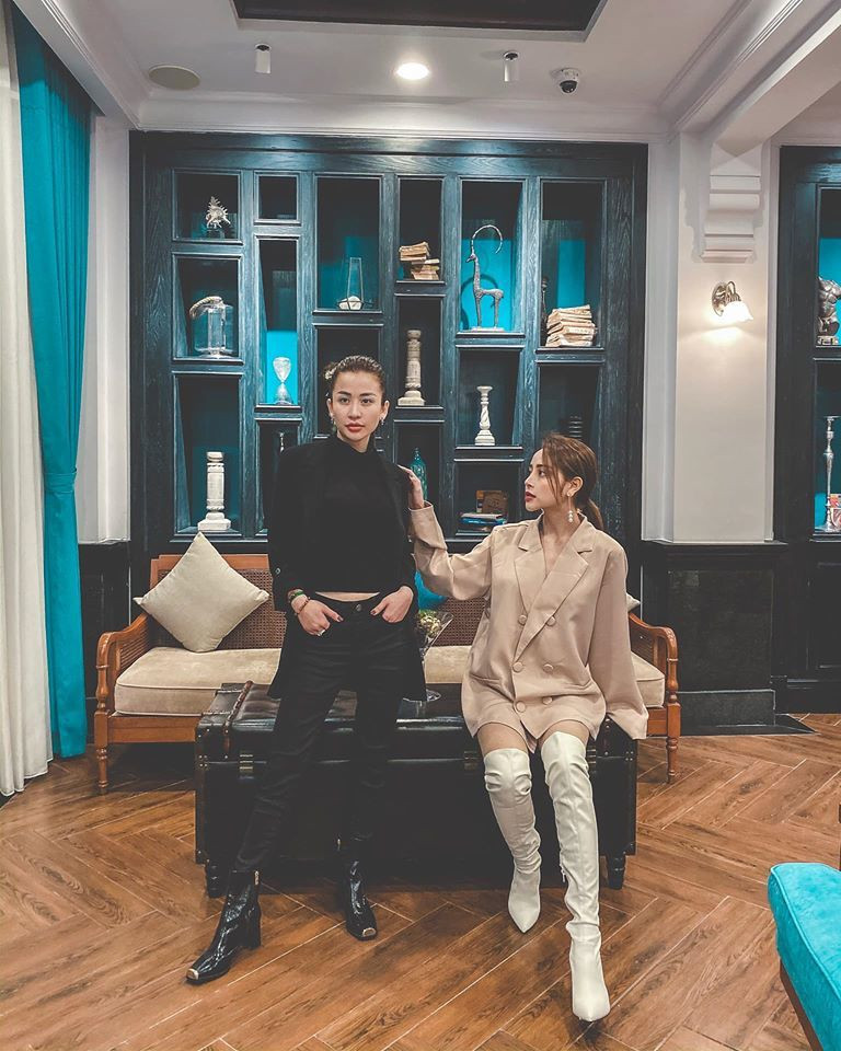 Thanh Thanh là người mẫu khá nổi tiếng tại Sài Gòn, còn My Nguyễn có một cửa tiệm kinh doanh áo cưới cùng gia đình tại Hải Phòng. Chỉ trong một dịp tới Sài thành thăm thú, vô tình gặp Thanh Thanh và rồi khiến cô quyết định phải ở lại mảnh đất phồn hoa này vì cô gái xinh đẹp kia. Cứ thế cho tới nay cặp đôi đã ở cạnh nhau được 2 năm và trải qua vô vàn những khó khăn vất vả để giữ được chuyện tình cảm đẹp cho tới giờ.