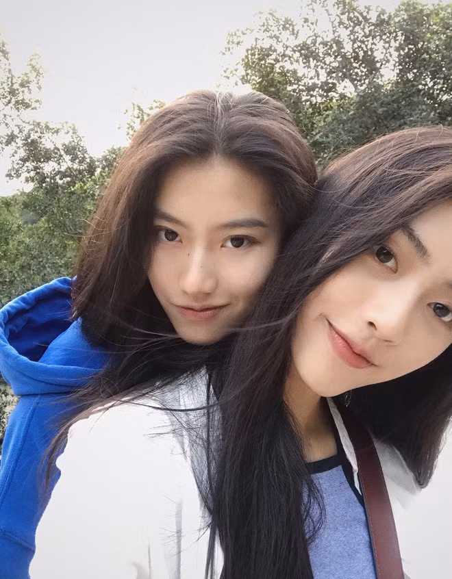 Hiện nay, Thính Vũ đã là người mẫu đến từ Phúc Kiến còn Nhiếp Nguyệt lại đang du học ở Thái Lan. Dù chấp nhận cuộc sống yêu xa nhưng cặp đôi đồng tính thường xuyên thu xếp để có những chuyến du lịch bên nhau. Cả hai còn khiến dân mạng phải trầm trồ bởi phong cách thời trang cực kì cool ngầu, cá tính của mình.