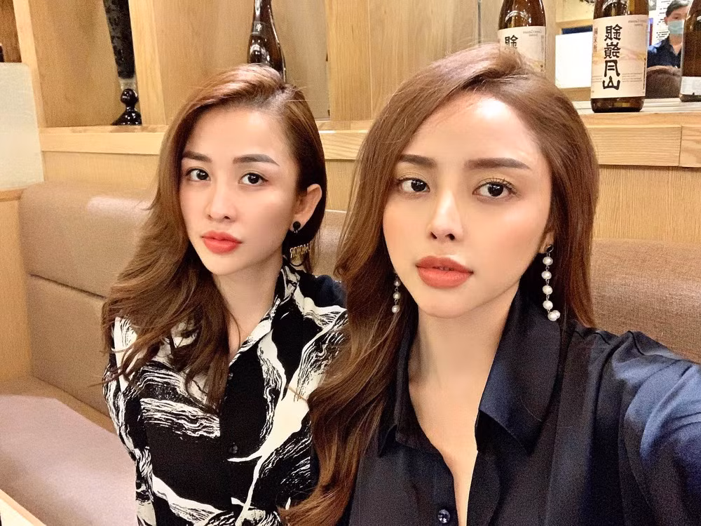 Nếu bạn còn nhớ thì vào khoảng cuối năm 2018, dân mạng Việt từng vô cùng bất ngờ với câu chuyện tình yêu của Thanh Thanh và My Nguyễn. Hai cô gái xinh đẹp, quyến rũ còn chia sẻ về tình yêu "sét đánh", thương ngay từ cái nhìn đầu tiên của mình khiến bao người phải ghen tị.