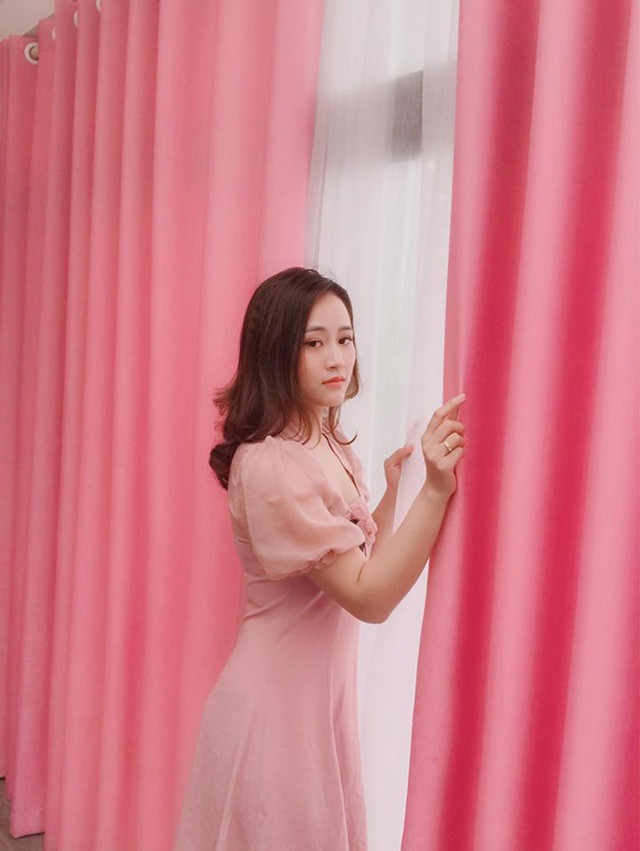 Cô giáo Thu Hà cho biết bản thân yêu mến và nuôi dưỡng ước mơ trở thành giáo viên từ khi vẫn còn ngồi trên ghế nhà trường, được sống cùng với vòng tay chăm sóc, thương yêu của thầy, cô.