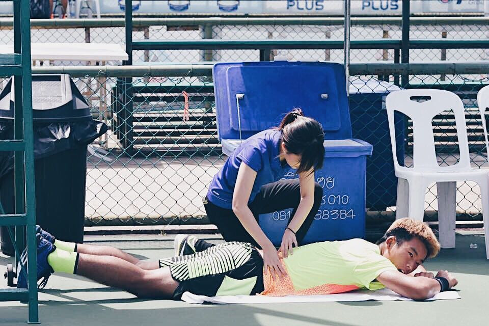 Không chỉ các vận động viên tại SEA Games 30 mới được quan tâm mà đoàn trợ lý, bác sĩ của đoàn thể thao các nước cũng rất được truyền thông chú ý. Mới đây, Praewphan Sae Li, thuộc đoàn thể thao Thái Lan nhận được sự quan tâm bởi sở hữu nhan sắc quá đỗi xinh đẹp.