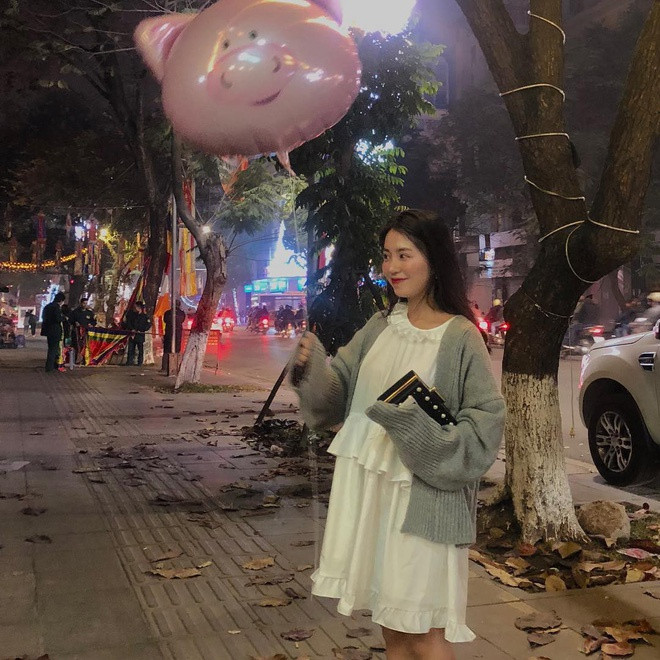 Khi sang Nhật du học, có thời điểm hot girl Mẫn Tiên đã tăng 8kg, điều này khiến cô nàng luôn lựa chọn những bộ trang phục rộng thùng thình để che đi nhược điểm cơ thể.