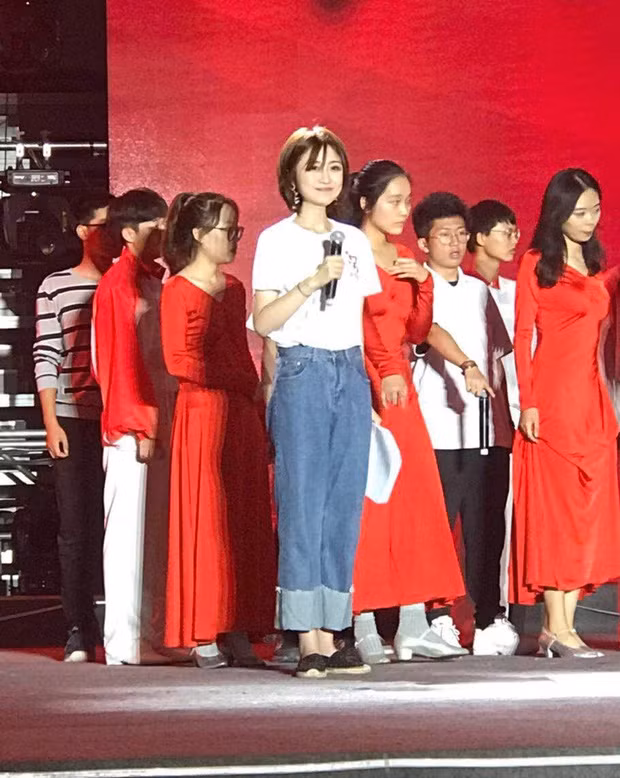 Lúc đó, vì cô nàng đang yêu thầm một chàng trai cùng trường nên Mai Kỳ quyết tâm giảm cân. Ngày nào cũng như ngày nào, cô bạn đều dành ra ít nhất 30 phút để tập luyện hoặc chạy bộ.