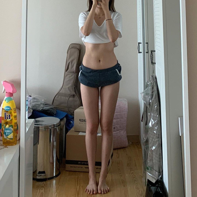 Kết hợp với kế hoạch ăn uống, tập luyện phù hợp, sau gần 1 năm, Seungjin "vứt bỏ" được 21 kg mỡ thừa, giúp cơ thể gầy và nhẹ nhàng hơn.