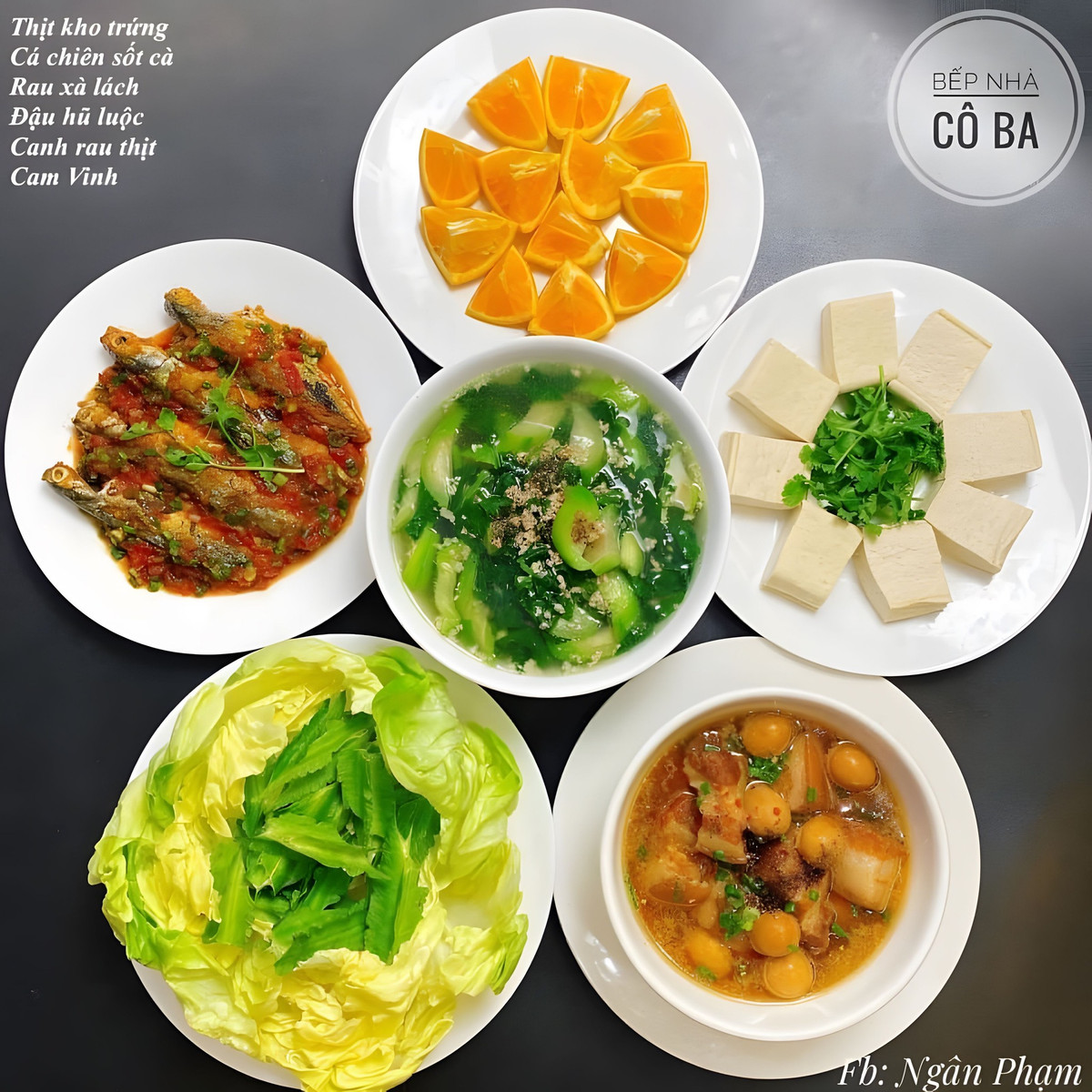 Có thể thấy tác giả của mâm cơm này rất khéo tay khi cách bày biện bài trí cũng chỉn chu, gọn gàng.