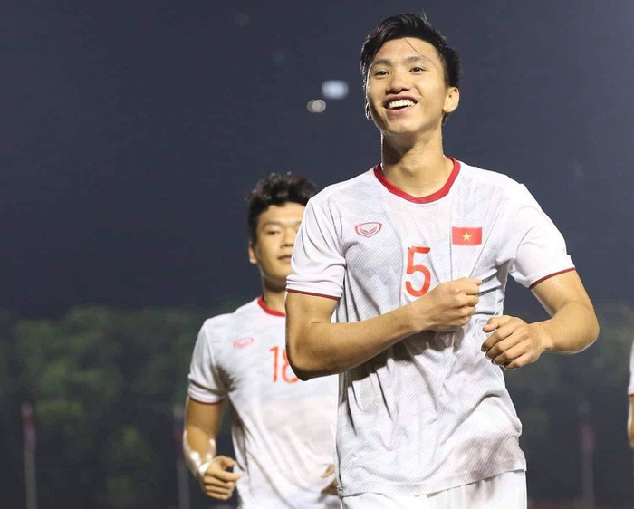 Tại SEA Games 30 diễn ra vào tháng 11/2019, Đoàn Văn Hậu góp công lớn, ghi 2 bàn thắng trong trận chung kế với U22 Indonesia giúp U22 Việt Nam giành HCV sau nhiều năm chờ đợi.