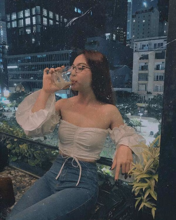 Hậu chia tay tình cũ, người hâm mộ đã lo lắng cho Nhật Lê nhưng với những gì cô chia sẻ trên MXH thì dường như việc dừng lại cuộc tình là mong muốn của cả hai.