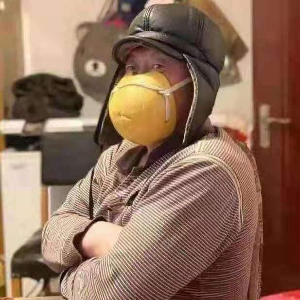 Không có khẩu trang thì dùng tạm vỏ bưởi. Chẳng biết có tác dụng phòng chống lây lan dịch corona hay không nhưng thơm ngon không khẩu trang nào sánh bằng.