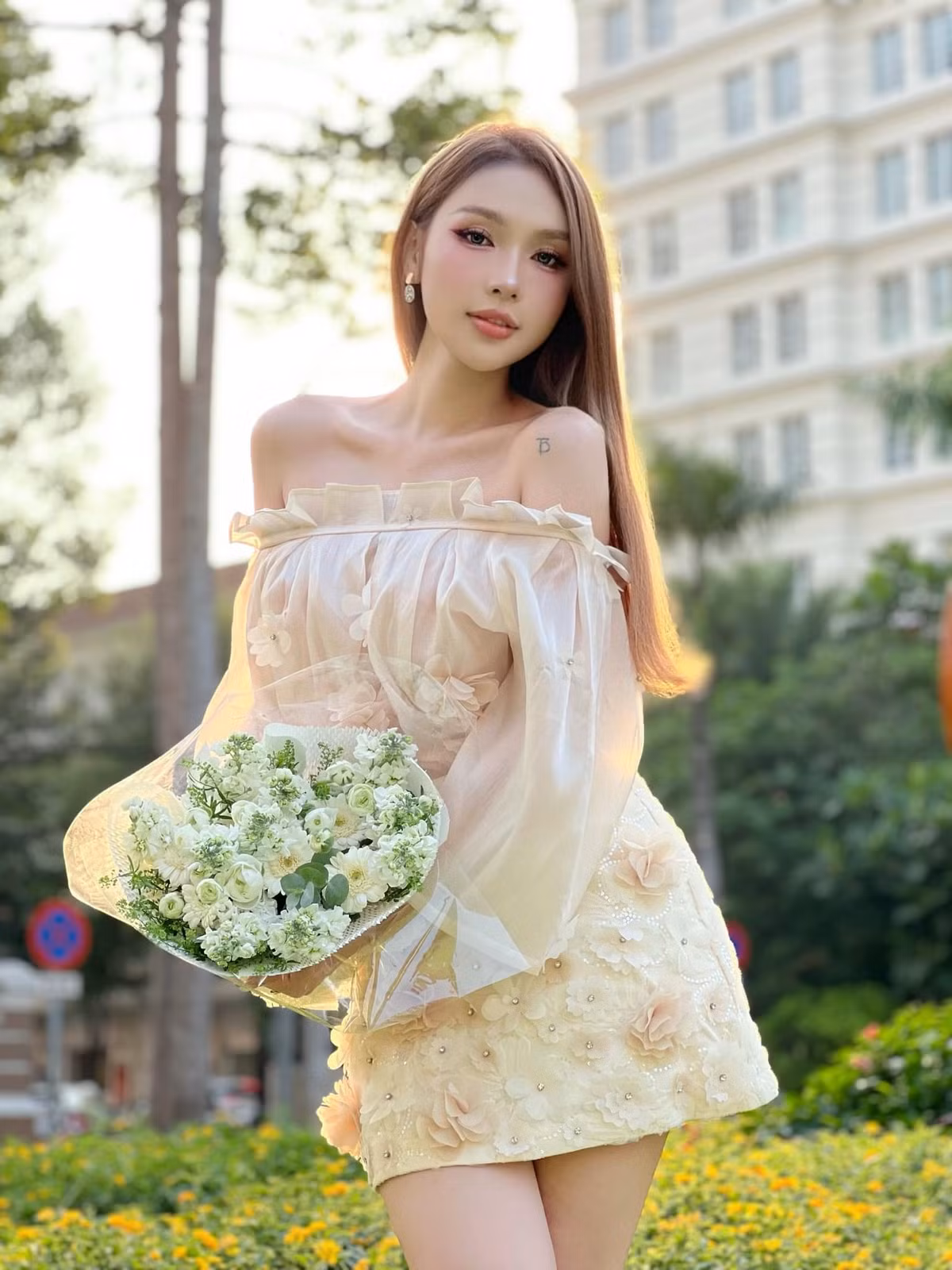 Chia sẻ trong chương trình, Mỹm Trần cho biết, cô từ bé đã có tính cách nhẹ nhàng, thích chơi búp bê và luôn cảm nhận mình là con gái